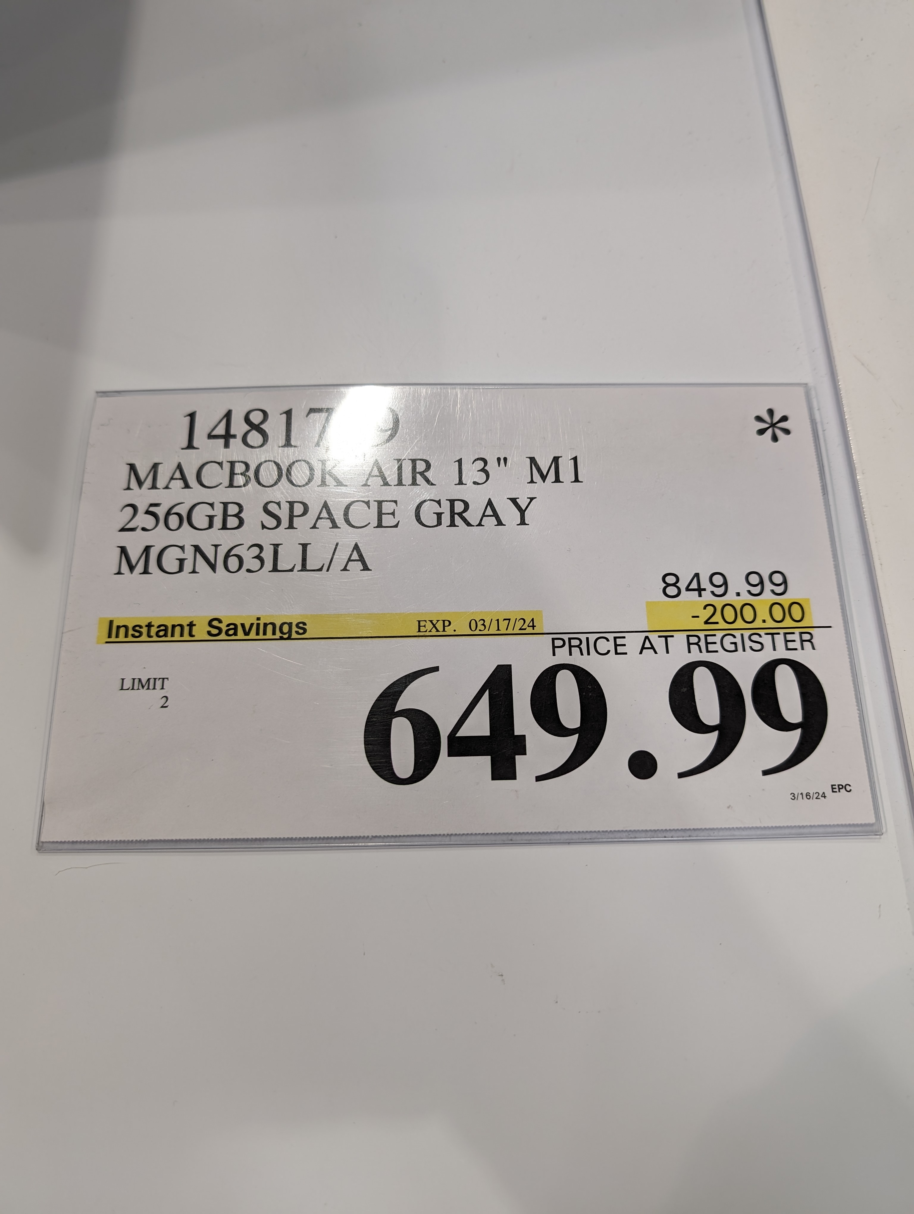 Apple MacBook Air M1 8GB RAM, 256GB SSD $650 CostCo B M expires 3/17