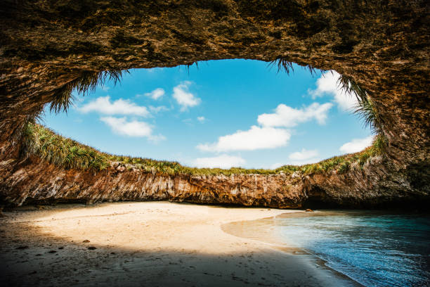 RT Boston to Puerto Vallarta Mexico $250 Airfares on Aeromexico BE Peak Summer Travel June - August 2024