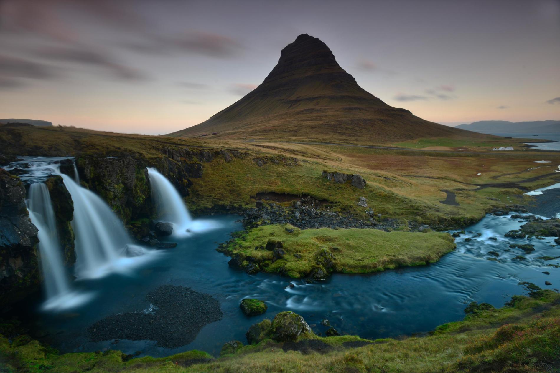 RT Washington DC to Iceland $250 Nonstop Airfares on PLAY Airlines BE Limited Travel September - December 2024